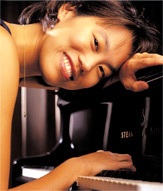 Pianist/harpsichordist Lee