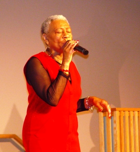 Dorothy Wycoff singing "Neither One of Us"