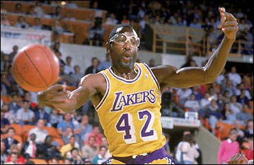 At last year's tournament, Laker Big Game James Worthy had the crowd in the palm of his hands.